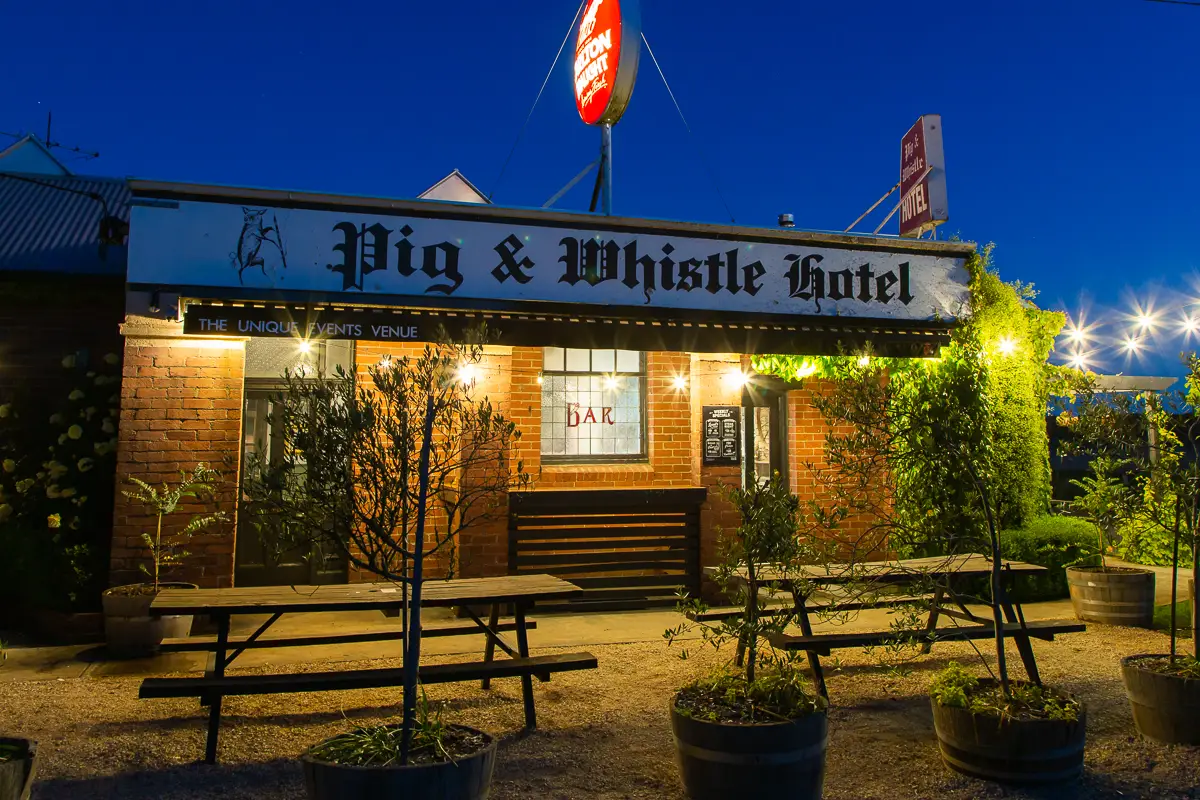 Pig and Whistle Hotel Trentham East